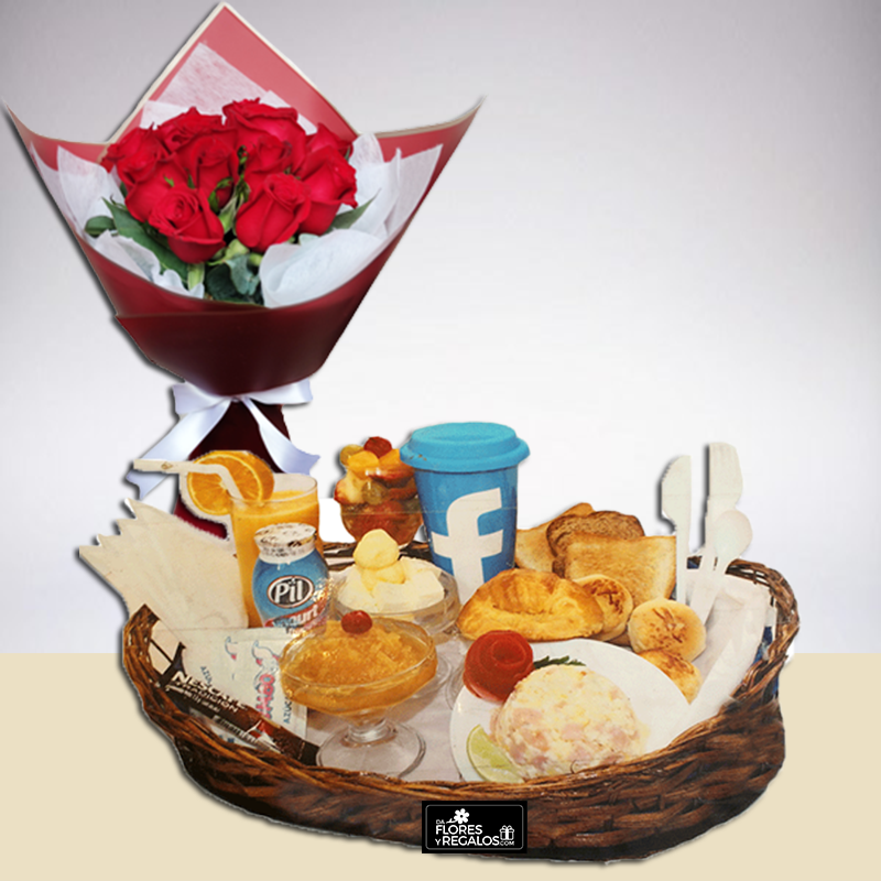 Desayuno Americano con Rosas