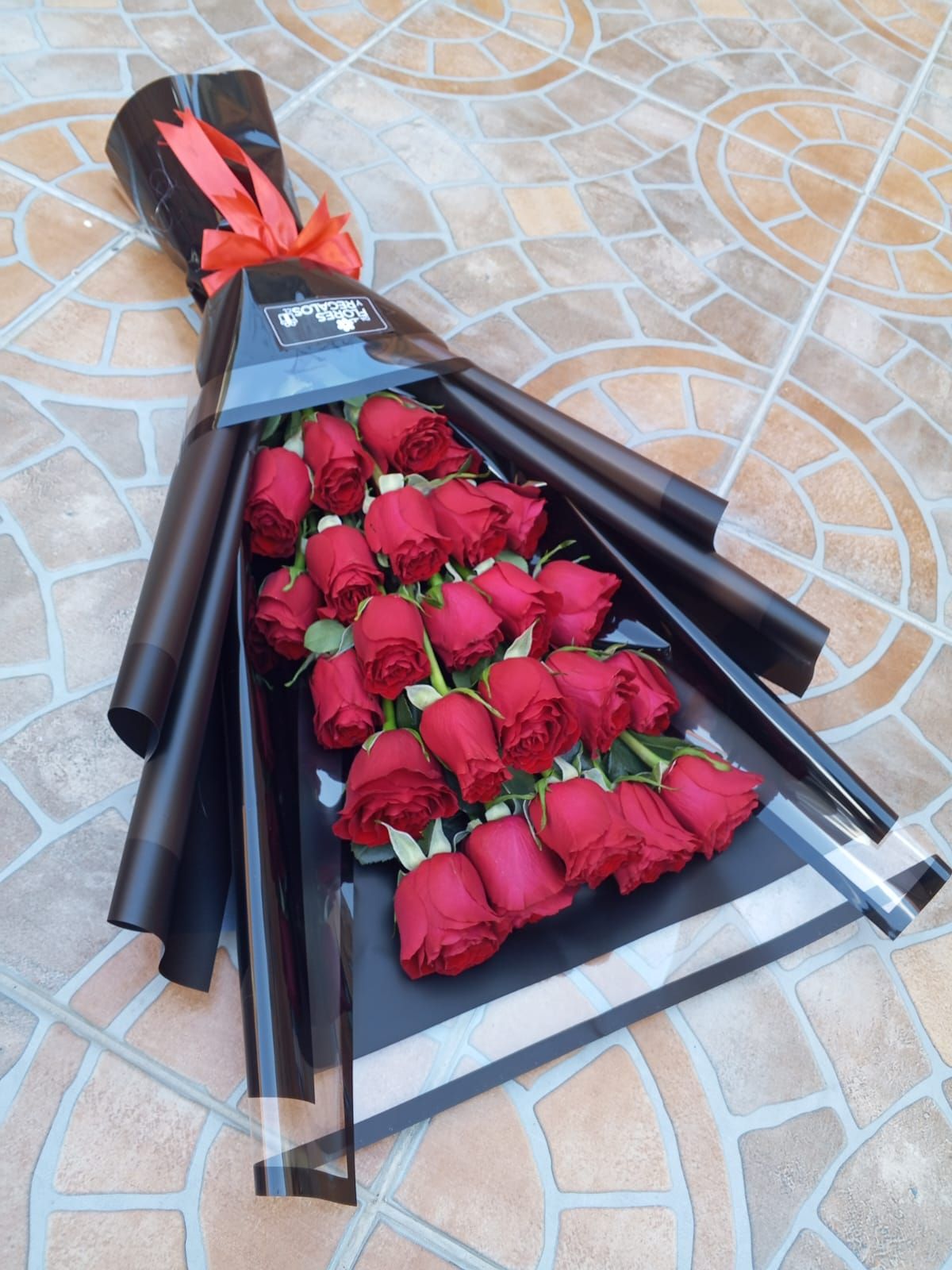 Ramo de 24 rosas rojas